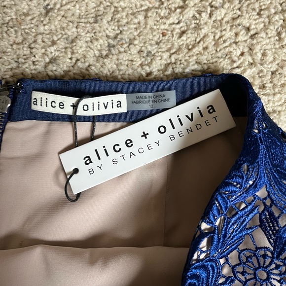 Alice and Olivia lace skirt NWT size 12 - Picture 3 of 5